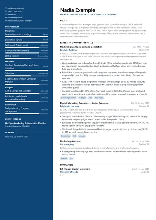 Aperçu du modèle de CV Coloured Sidebar — une mise en page modern